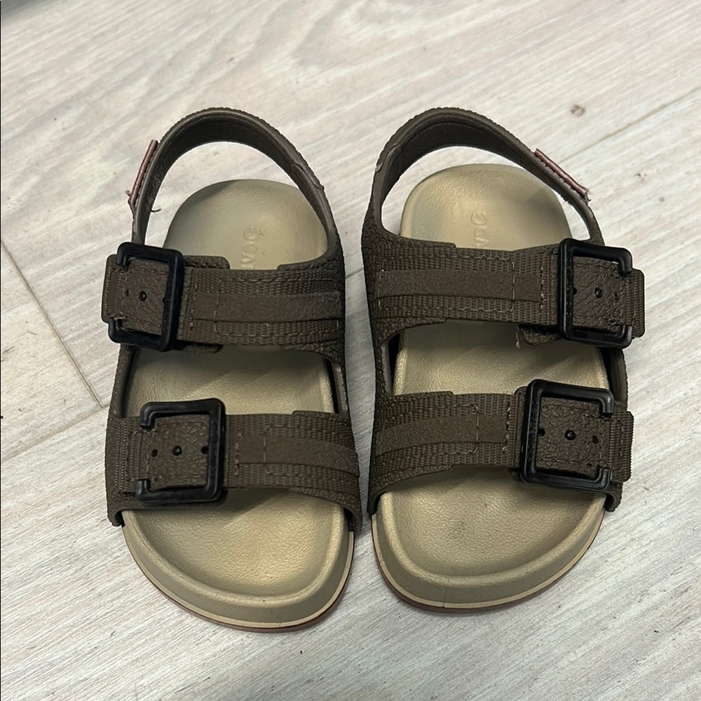 Cartago Kids Brown Sandals with Velcro Straps *new*